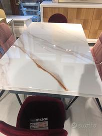 Tavoli  nuovi dal nostro magazzino in svendita