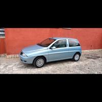 lancia Ypsilon in perfette condizioni 