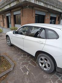 BMW x1 xdrive 18d e84