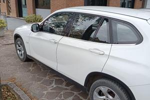 BMW x1 xdrive 18d e84