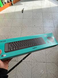 Logitech MK220