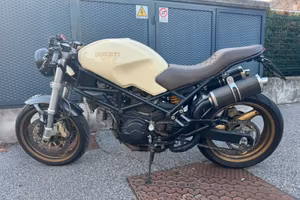 Ducati monster 750