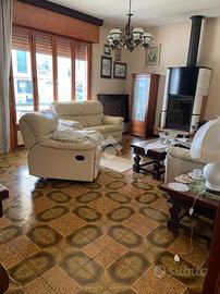 VILLA SINGOLA A PAESE