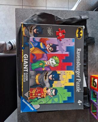 Puzzle Gigante Ravensburger DC Batman e Friends -
