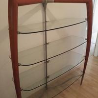 libreria in ciliegio e piani in cristallo