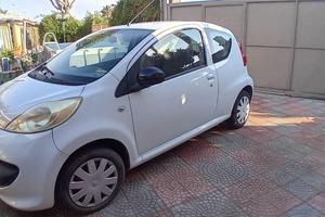 Peugeot 107  -  Citroen 106 - Toyota Aygo