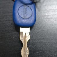 Servizi auto , chiavi , fanali , luci ambientali