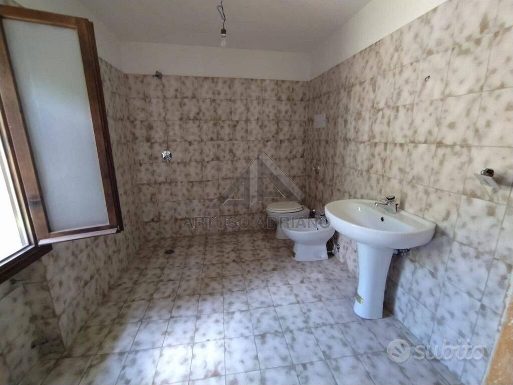 Rustico / Casale di 188 m² con 5 locali a Borso de - Vista 4
