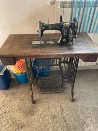 Macchina da cucire necchi