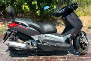 Yamaha X-Max 250
