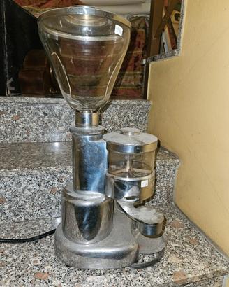 macinino ferretti vecchio 