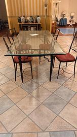 Tavolo in ferro battuto e in cristallo con 4 sedie