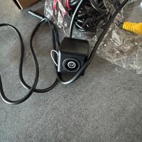 Retrocamera universale per auto