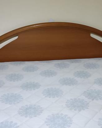 Letto matrimoniale con rete comodini e materasso