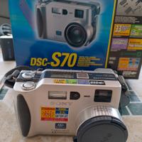 Digital camera Sony DSC-S70