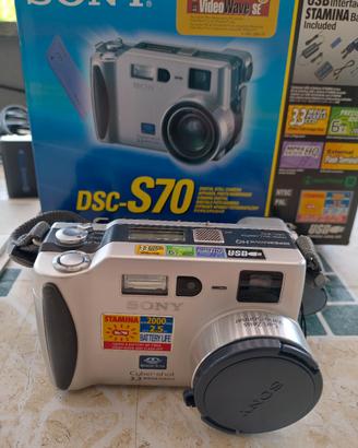 Digital camera Sony DSC-S70