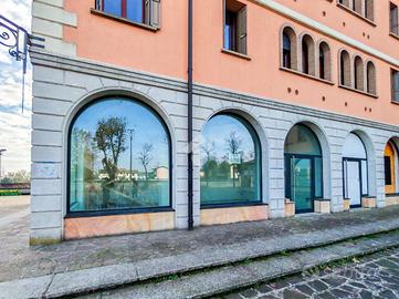 NEGOZIO A CASTIRAGA VIDARDO