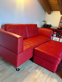 Divano 2 posti con pouf - colore rosso