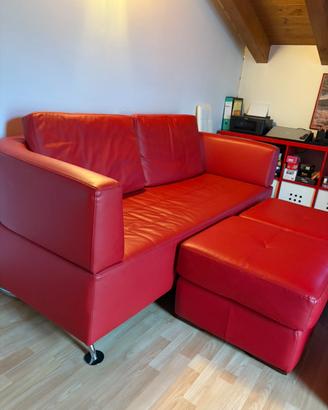Divano 2 posti con pouf - colore rosso