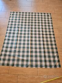 Tovaglia verde a quadretti