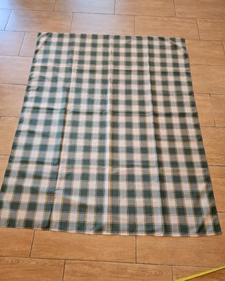 Tovaglia verde a quadretti