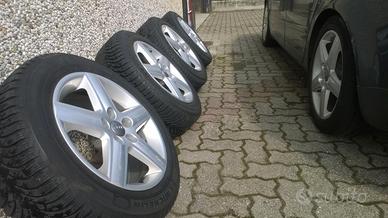 4 Cerchi in Lega con Pneumatici Invernali