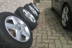 4 Cerchi in Lega con Pneumatici Invernali