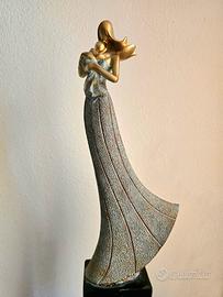 Statuetta moderna donna con bambino