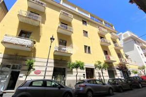 3 LOCALI A VICO EQUENSE