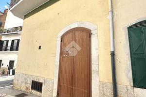 DEPOSITO A CANOSA DI PUGLIA