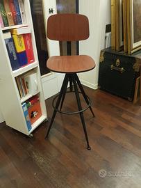 Sgabello vintage industriale