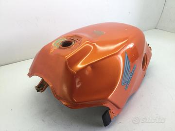 HONDA VF 1000 F 998 SERBATOIO BENZINA - RUGGINE IN