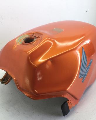 HONDA VF 1000 F 998 SERBATOIO BENZINA - RUGGINE IN