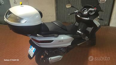 Piaggio MP3 300 IE LT 2016 • 5.000 km • Bauletto +