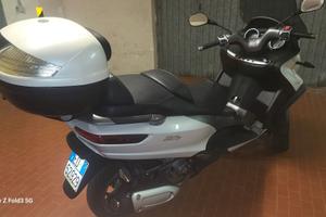 Piaggio MP3 300 IE LT 2016 • 5.000 km • Bauletto +