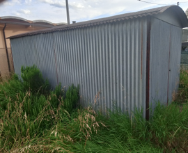 Garage in metallo