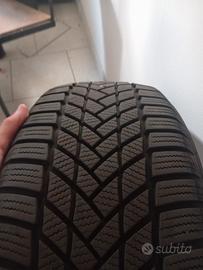 Pneumatici invernali 215/55 R18 99V Tubeless