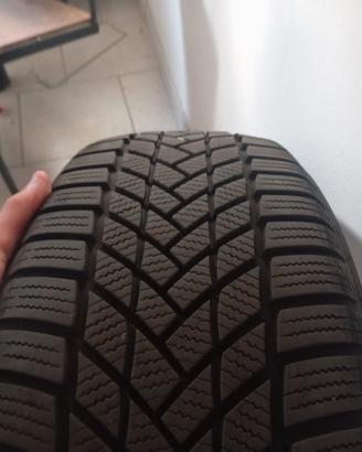 Pneumatici invernali 215/55 R18 99V Tubeless