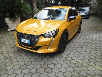 Peugeot 208 motore elettrico 136 CV 5 porte Allure