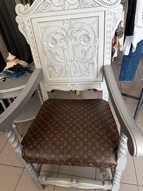 Trono
