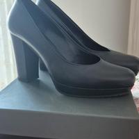 décolleté in pelle nero n. 38