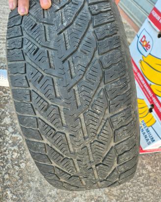 Gomme auto