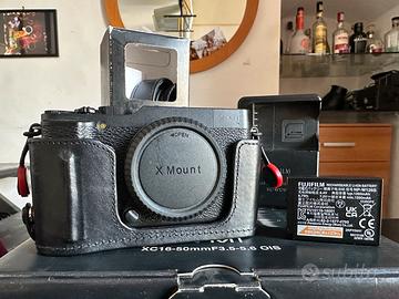 Fujifilm x-m1 + Batteria, Carica batteria e Case