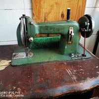 Macchina da cucire d’epoca