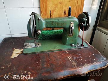 Macchina da cucire d’epoca