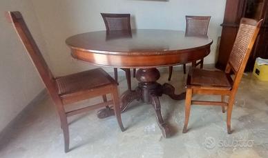 Tavlo da gioco + 4 sedie (paglia di Vienna