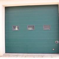 PORTONI A BASCULANTE IN LAMIERA GOFFRATA