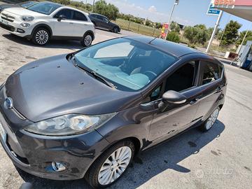 ford fiesta 1.4 16v benzina/GPL 