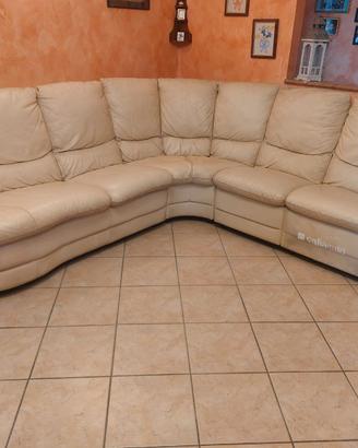 Divano ad angolo in pelle