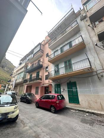 4 LOCALI A PALERMO